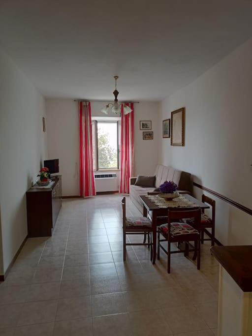 Вилла Il Borgo Antico Monte del Lago Экстерьер фото