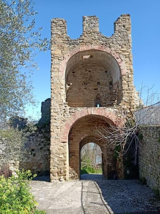 Вилла Il Borgo Antico Monte del Lago Экстерьер фото